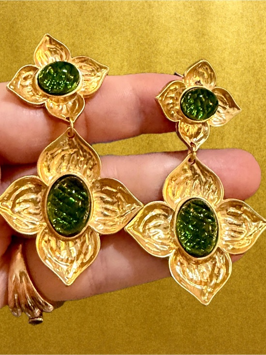 Kenneth Jay Lane Jewelry - KJL GOLD FLORAL DANGLE DROP EARRINGS/ GREEN GLASS CABOCHON- CLIP ON